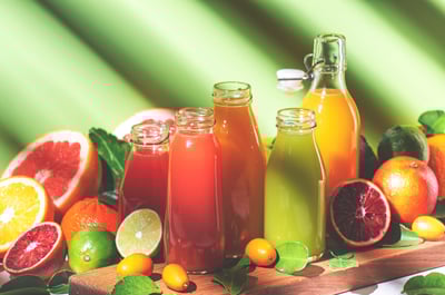 Featured image: 10 Seasonal Fruits to Try for a Healthy Diet